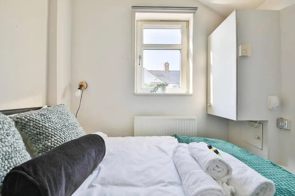Stayright 2 Bedroom City Stays- Vibrant Area Near Centre Cardiff Apartment